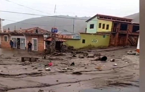 Fuertes-lluvias-causan-emergencias-en-Merida-AAA-ttt-585x371