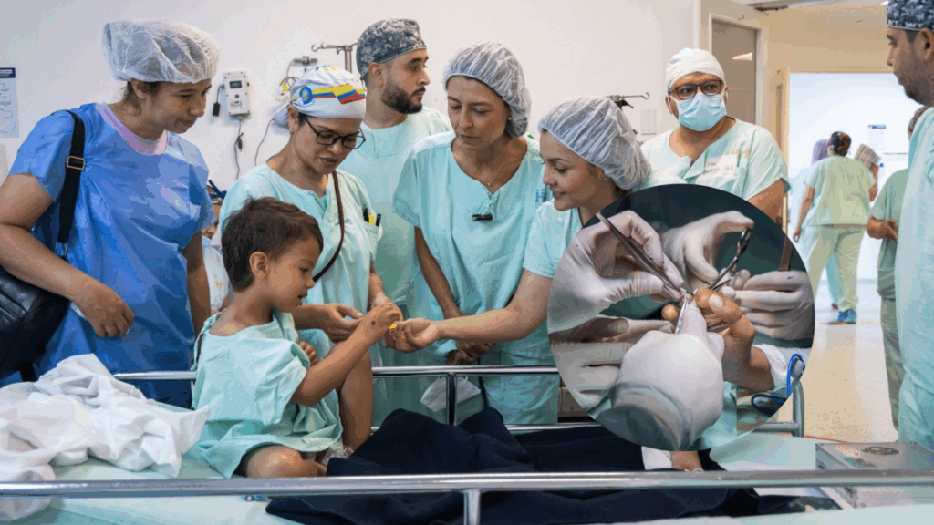114 niños recibieron cirugías reconstructivas gratuitas en Medellín para eliminar secuelas de traumas en sus manos