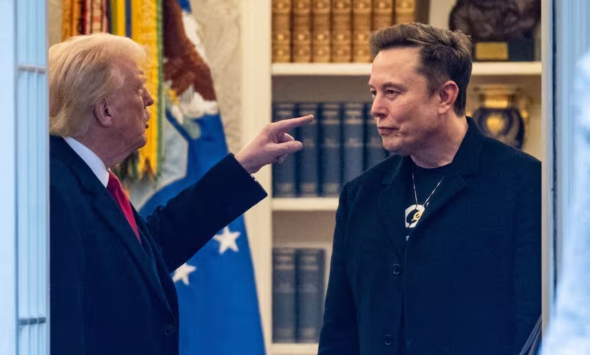Elon Musk borró el tuit en el que acusaba a Trump de estar en el expediente Epstein - AlbertoNews