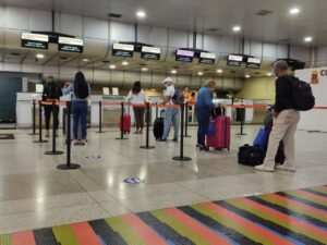 Avavit recomienda a pasajeros venezolanos «postergar por el momento» los viajes a EE. UU.