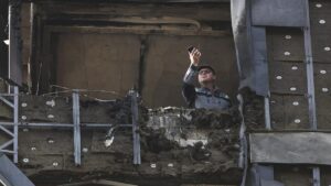 Un dron ucraniano deja dos heridos en un edificio de viviendas de las afueras de Moscú