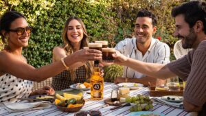 El cóctel en tendencia para brindar en todas tus sobremesas del verano (y dónde tomarlo)