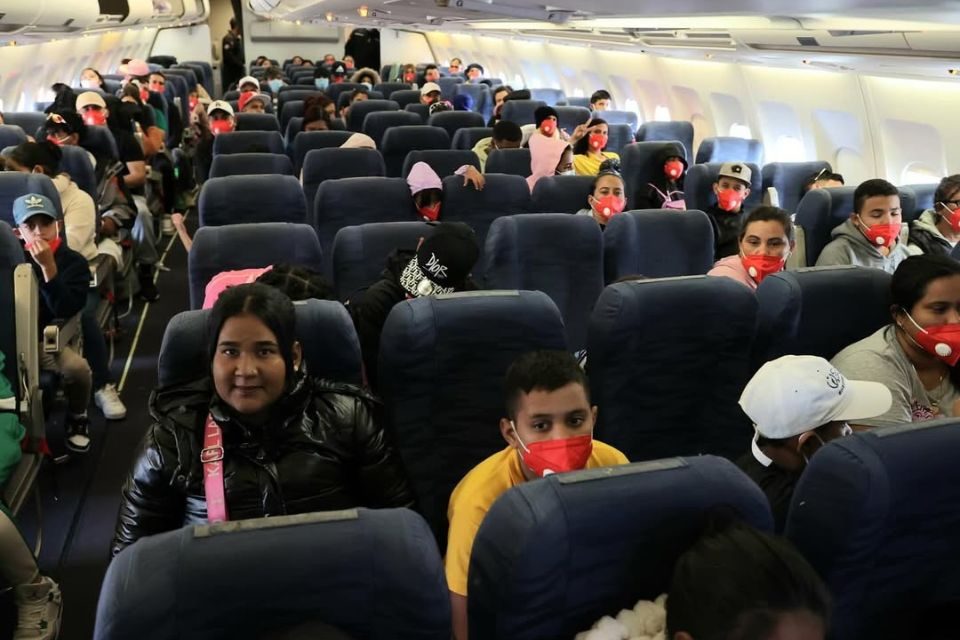 252 migrantes venezolanos arribaron este #19Jun desde México: 110 son niños y niñas