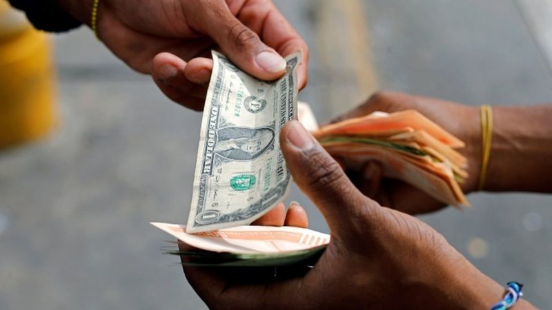 50 detenidos en el país por presunta "venta ilegal" de divisas