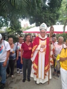 900 católicos celebraron el Pentecostés Diocesano