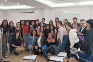 ARI Móvil conmemora el Día del Periodista con conversatorios en la UCV