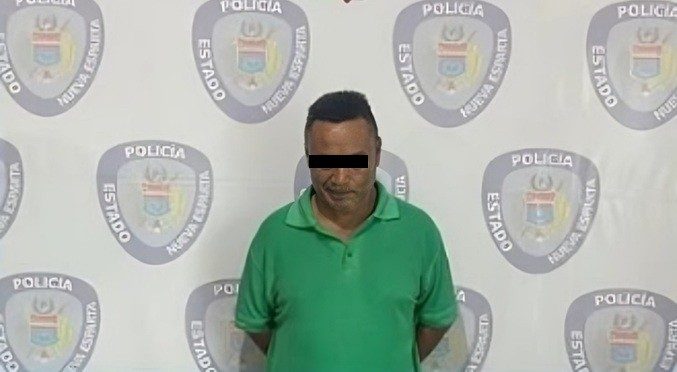 Abusa del hijo de la vecina y lo detiene la policía