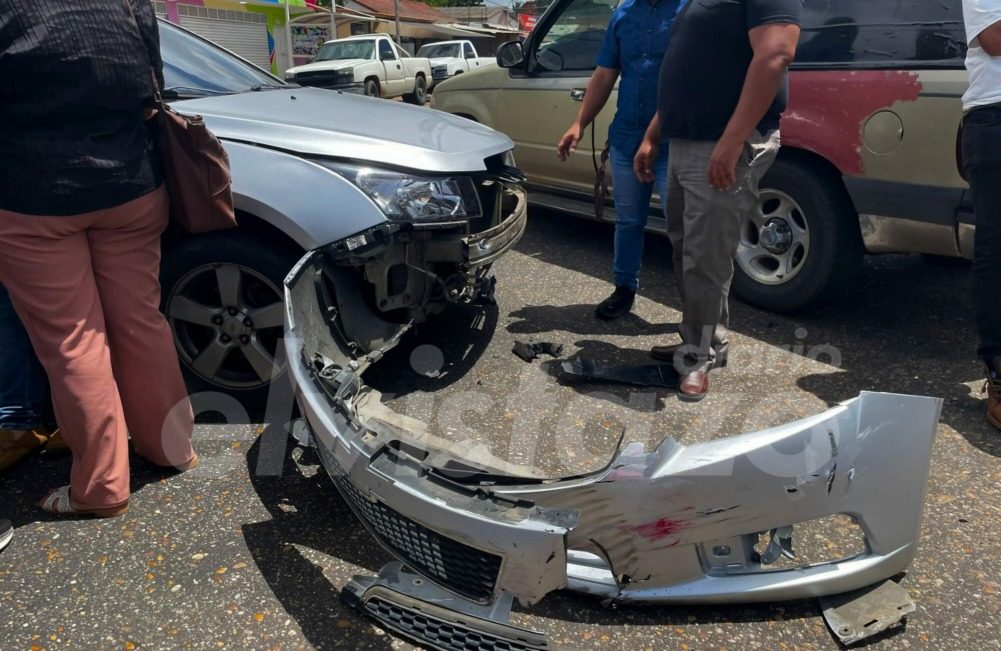 Accidente de tránsito este domingo 15 de junio en la avenida Fernández Padilla deja un lesionado