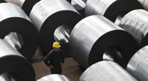Acerinox sube un 5% con la amenaza arancelaria de Trump del 50% al acero y al aluminio