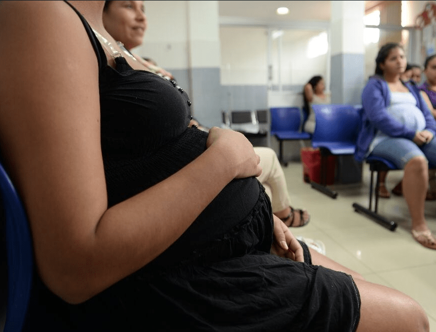 Adolescentes embarazadas sufren riesgos físicos y psicológicos