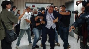 Agentes de inmigración detienen al contralor de Nueva York
