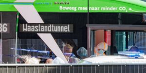Al menos un muerto y dos heridos en un ataque con un cuchillo en un autobús en Bélgica