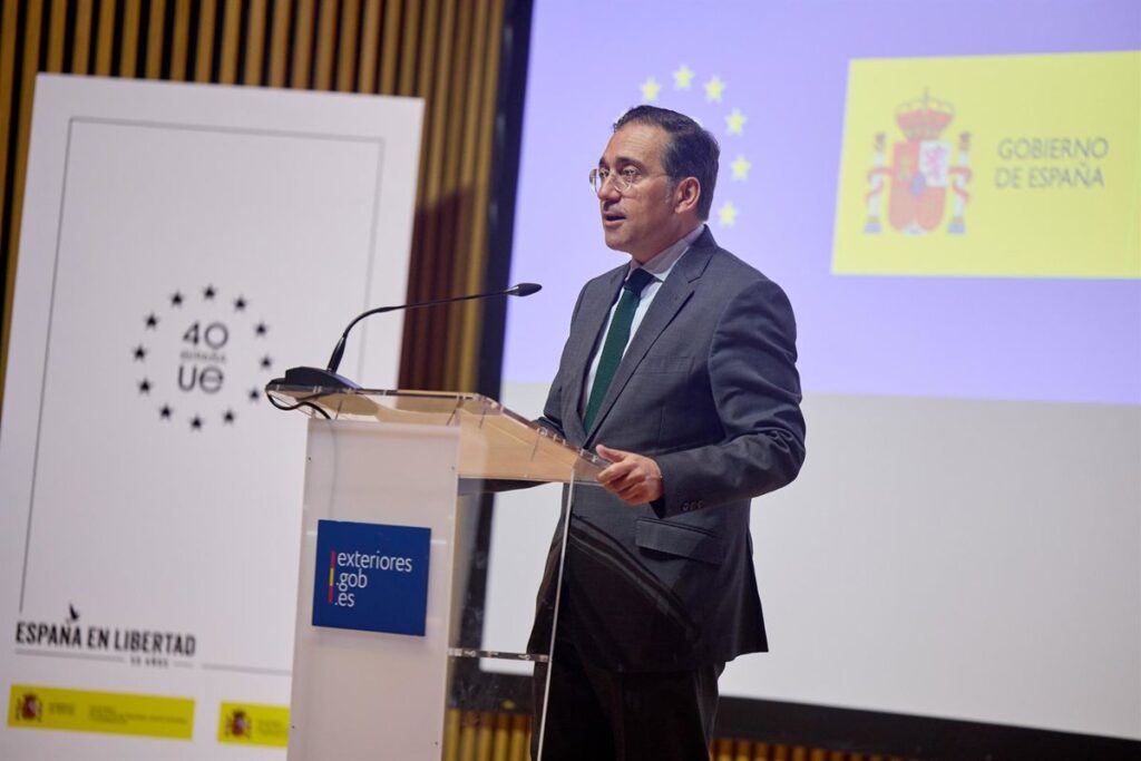 Albares crea la figura de Embajador en Misión Especial para los derechos LGTBIQ+
