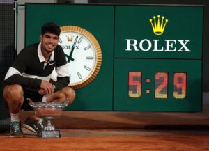 Alcaraz, el sexto en la historia que remonta dos sets en una final de Roland Garros - AlbertoNews