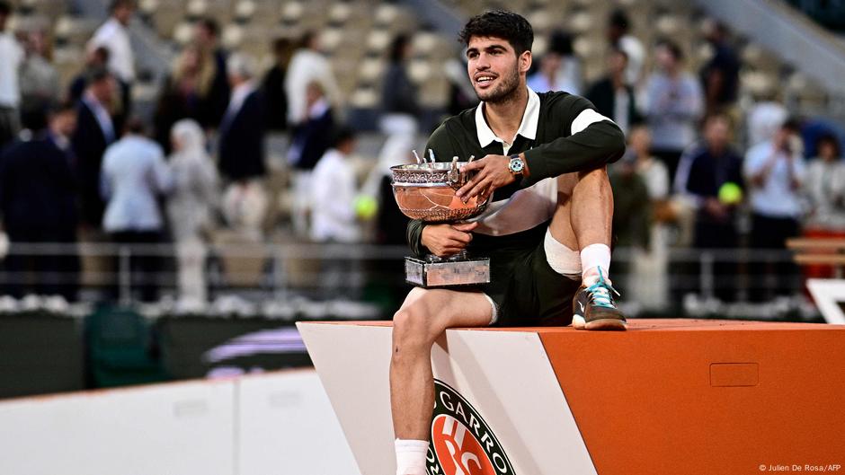Alcaraz gana su segundo Roland Garros tras doblegar a Sinner – DW – 08/06/2025