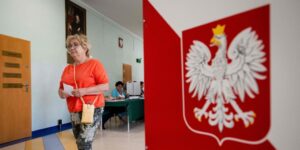 Alta participación en una tensa jornada electoral en Polonia