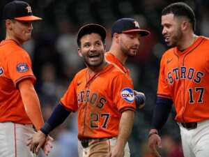 Altuve duplicó en la victoria de Houston frente a Chicago
