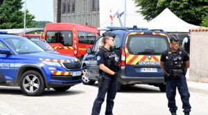 Alumno de 15 años asesina con un cuchillo a una docente en escuela de Francia