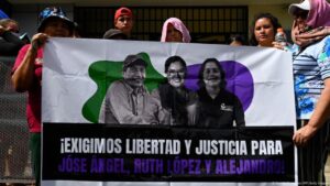 Apelan detención de la abogada Ruth López en El Salvador – DW – 19/06/2025