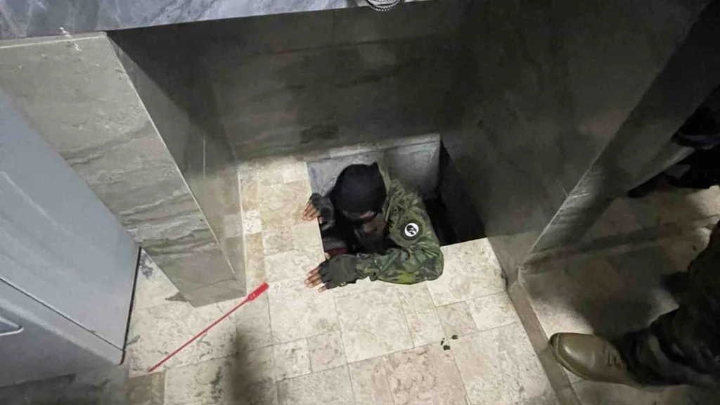 Así era la lujosa casa donde se encontraba el búnker de alias 'Fito', uno de los delincuentes más buscados de Ecuador - AlbertoNews