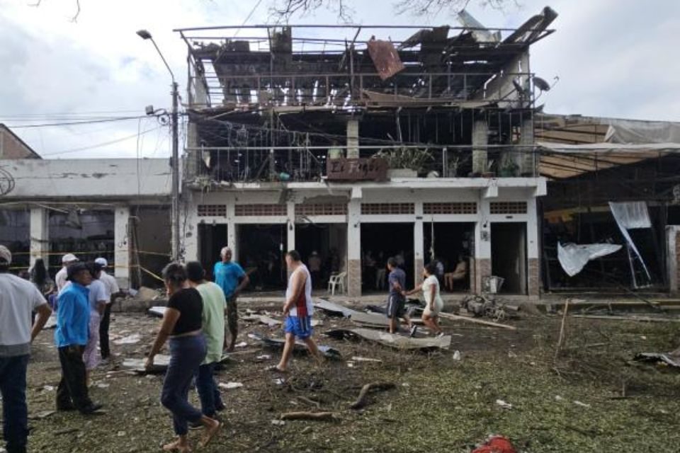 Ataques con explosivos dejan al menos cuatro muertos y varios heridos en Colombia