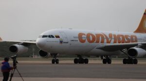 Aterrizó en Venezuela un avión con 152 migrantes provenientes de Honduras - AlbertoNews