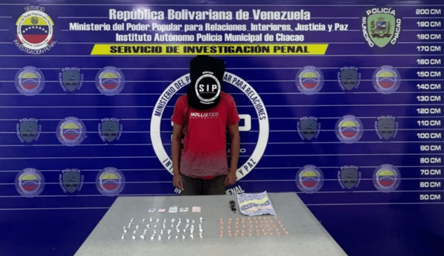 Atrapan a vendedor de drogas