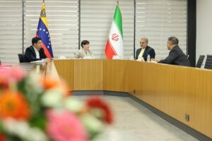 Avanza intercambio científico y tecnológico entre Irán y Venezuela