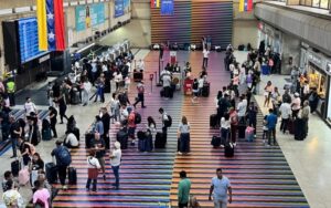 Avavit recomienda a pasajeros venezolanos «postergar por el momento» los viajes a EEUU
