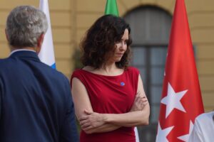 Ayuso abandona la Conferencia de Presidentes durante la intervención del lehendakari en euskera