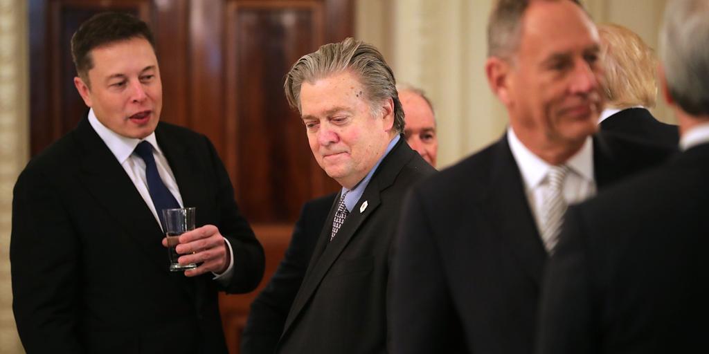 Bannon, el ideólogo de Trump, pide que Musk sea «deportado inmediatamente»