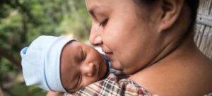 Barreras económicas desalientan la fertilidad en América Latina : IPS Agencia de Noticias