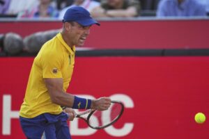 Bautista se carga a Rune y se cita con Alcaraz en semifinales de Queens