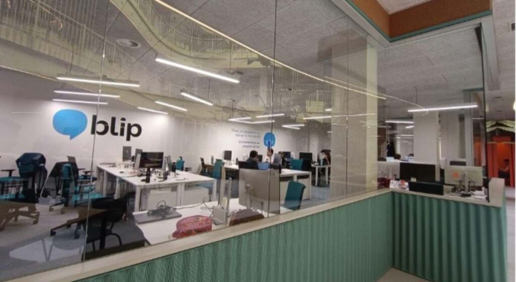 Blip lanza una IA adaptada a cada empresa que garantiza una atención al cliente instantánea y personalizada