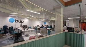 Blip lanza una IA adaptada a cada empresa que garantiza una atención al cliente instantánea y personalizada