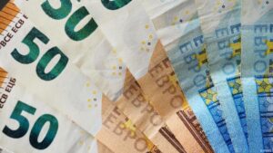 Bulgaria reúne criterios para adoptar el euro en 2026 – DW – 04/06/2025