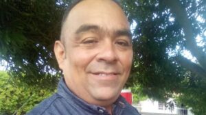 Camión cisterna arrolla a un hombre y deja mal heridos a dos niños