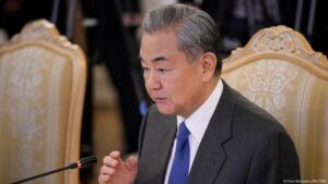 Canciller Wang Yi viaja a Europa antes de la cumbre China-UE – DW – 29/06/2025