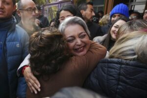 Candidatos derrotados cierran filas en la izquierda Chilena y prometen su apoyo a Jara - AlbertoNews