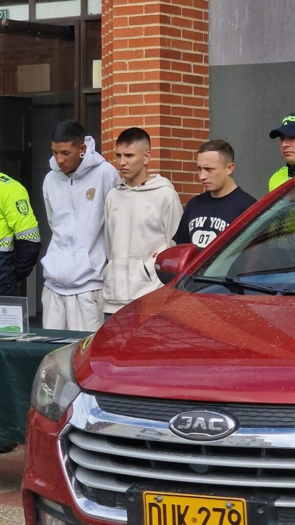 Capturan en Bosa a tres delincuentes que robaron camioneta en Puente Aranda: uso de GPS fue clave