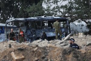 Casi 300 ciudadanos chinos evacuados por tierra desde Israel ante escalada bélica con Irán - AlbertoNews
