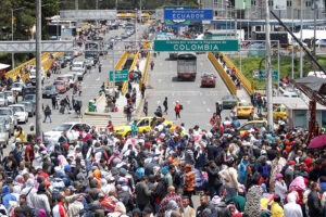 Casi 60% de los venezolanos que han llegado a Ecuador está indocumentado, señala Acnur