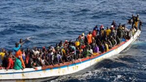 Emigrantes senegaleses huyendo de su país