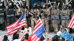 Cómo Donald Trump lleva al límite las costuras de su poder – DW – 12/06/2025