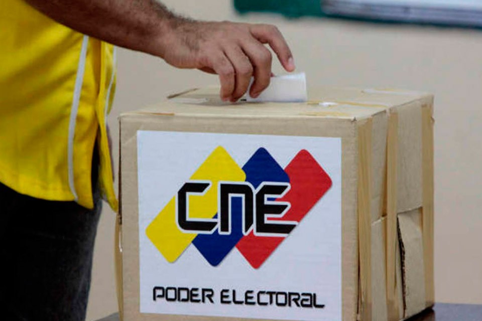 Voto secreto CNE mesas Comercio actas observadores internacionales jueces de paz postulaciones