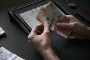 Con 47 millones de transacciones, así revelan que el efectivo aún domina gran parte del país