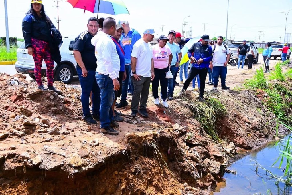 Continúa plan integral de atención a familias afectadas por lluvias en Caroní
