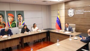 Coordinan labor diplomática con jefes de misión de Venezuela en el mundo