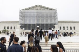 Corte Suprema de EE.UU. respalda a Trump en su intento de limitar la ciudadanía por nacimiento