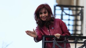 Cristina Fernández ya se encuentra detenida en Buenos Aires – DW – 17/06/2025